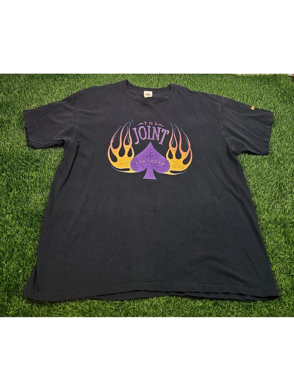 Thrashed Vintage Hard Rock Hotel Las Vegas The Joint Graphic T-Shirt Black Large